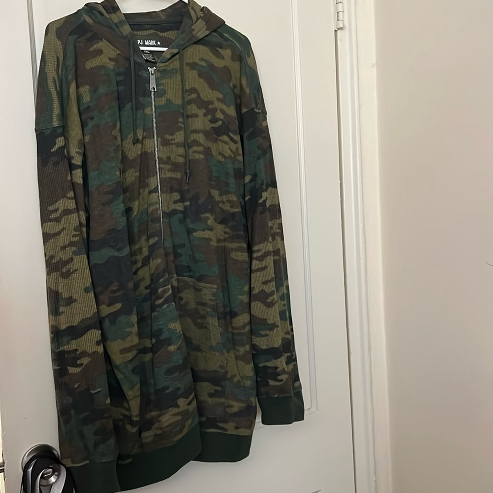 PJ mark camo sweater size: XXL